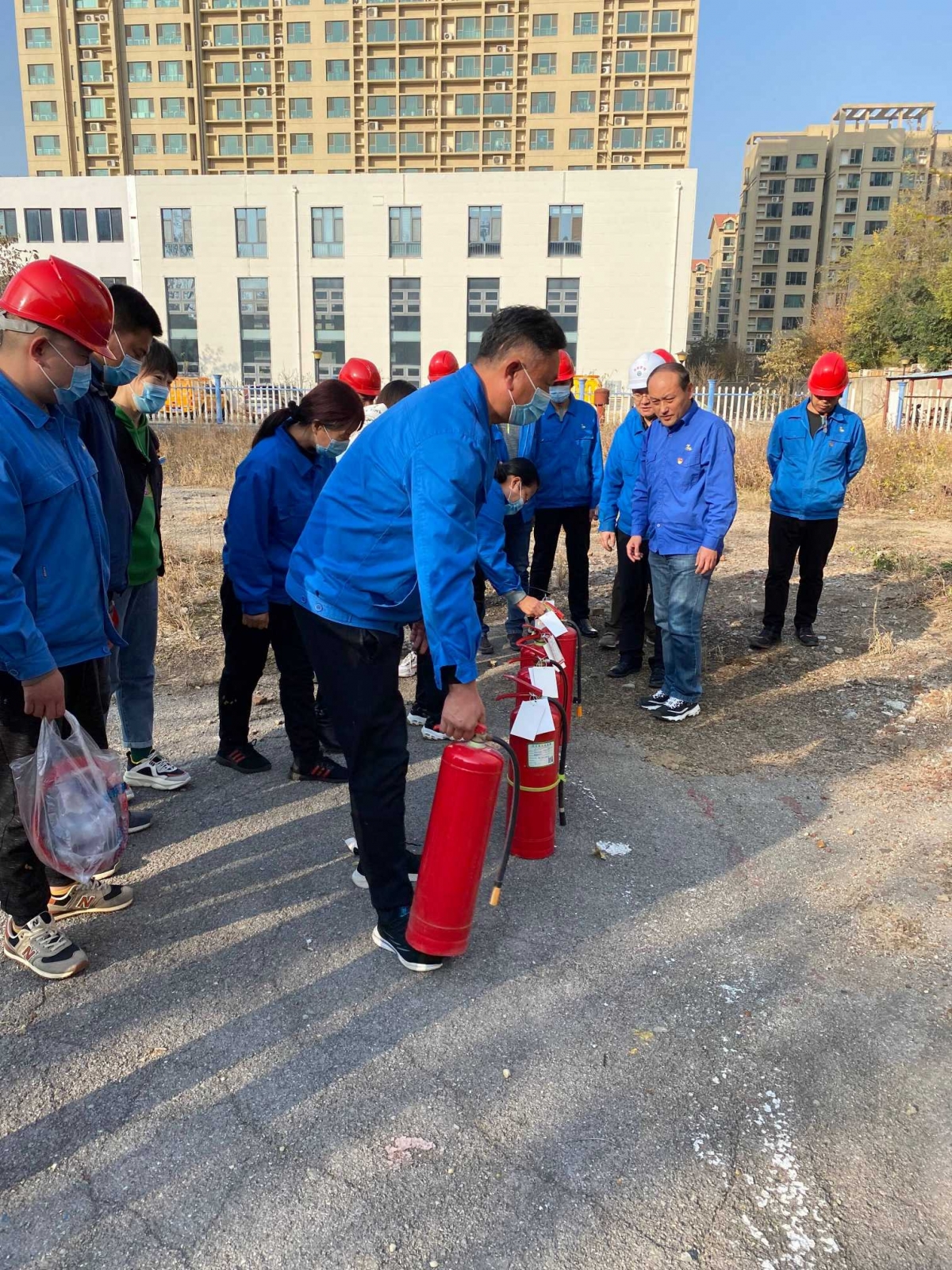 淄博市自來水有限責(zé)任公司新區(qū)分公司開展新時代文明志愿服務(wù)活動 (1)(1)(1) 淄博市自來水有限責(zé)任公司新區(qū)分公司開展新時代文明志愿服務(wù)活動 (1)(1)(1)